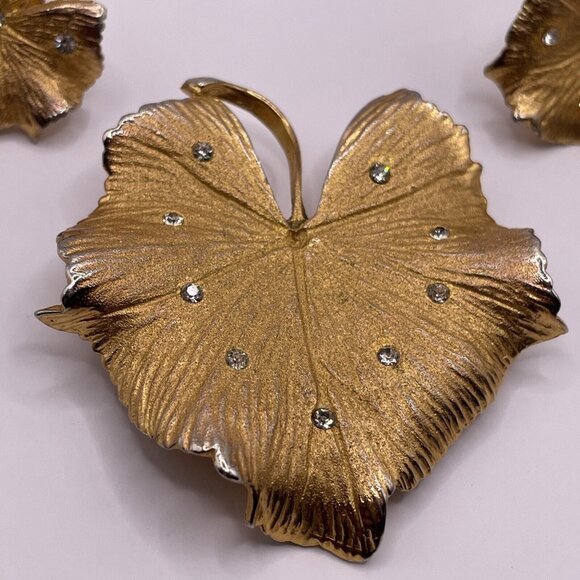 Coro Vintage Gold Tone Leaf Rhinestone Brooch and Screw Back Earring Set AL5.1 - Picture 3 of 16